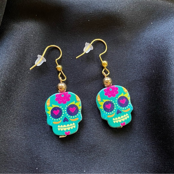 Blue Willow Boutique Earrings - Picture 1 of 4